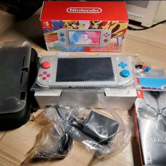 Nintendo switch lite - Picture 1 of 2